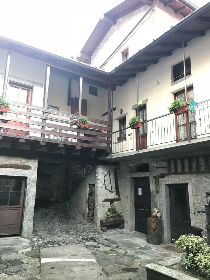 La Corte Del Pane 발브로나 외부 사진